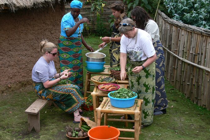 1 day Cultural Adventure Tour in Lake Kivu - The 7:30 a.m. Start and the Road West