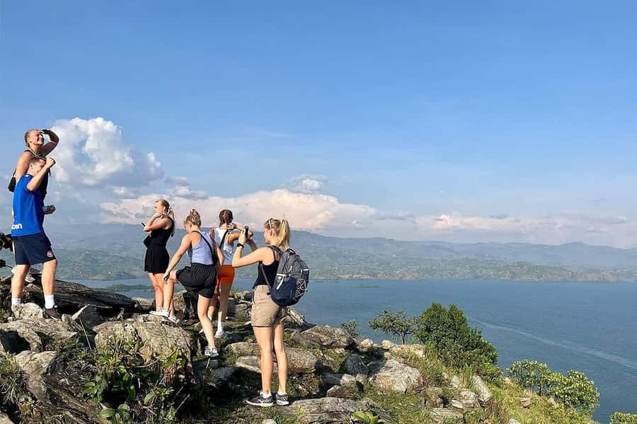 2-Day Kivu Lake Relaxing Tour with Boat Cruise - The first evening on Lake Kivu