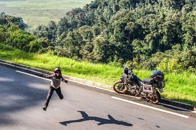 2 Days Rwanda Chimpanzee Trekking Safari - Group size, comfort, and the pace of the trip