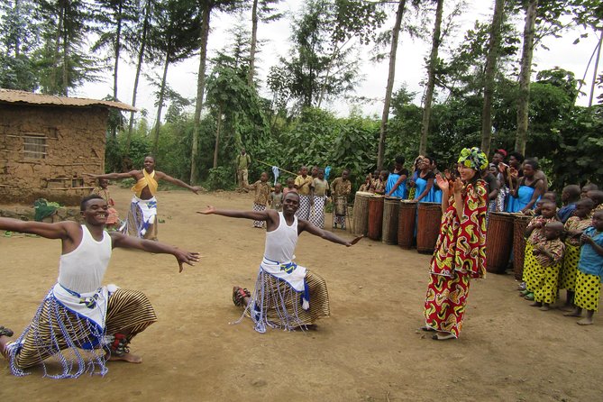 Cultural Entertainment Tour - Learning basic dance steps with a teacher