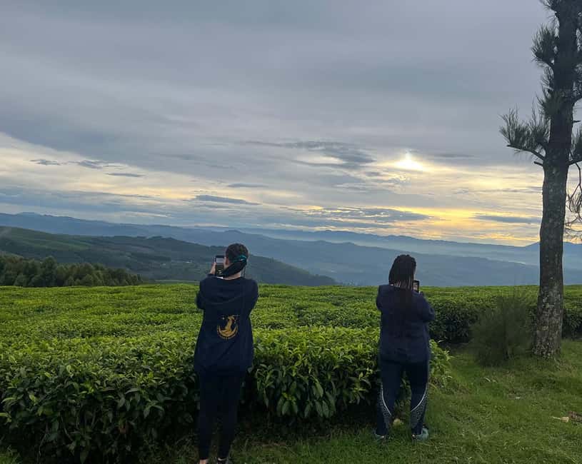 Kigali:1 Day Nyungwe Canopy Walk & Waterfall Tour adventure - What the $290 price really covers