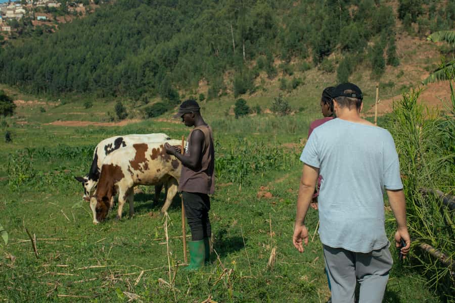 Kigali: Gatsata Village Storytelling Walk to Mount Jali - Village paths and everyday Gatsata