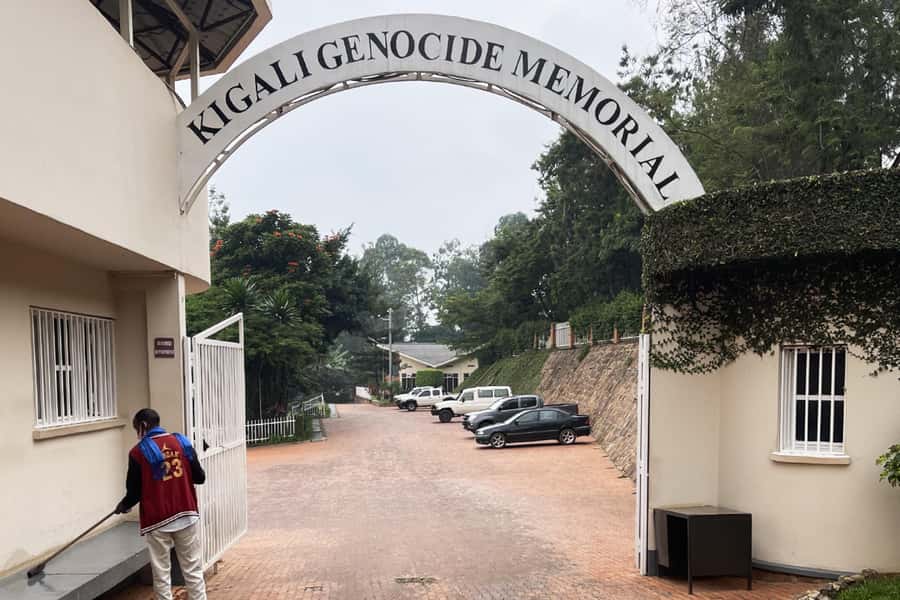 Kigali: Guided City Tour let us learn, enjoy together ❤️ - Lunch at Heaven or Chez Lando