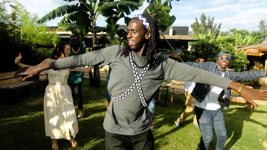 Kigali: Learn the Amaraba Dance Experience in Kigali - Learning the Amaraba movements step by step