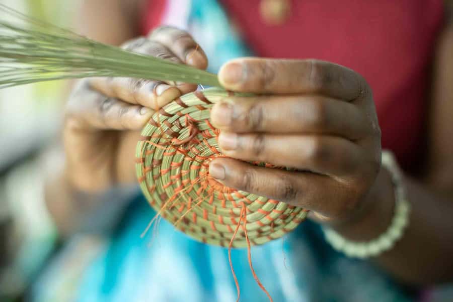 Kigali: Traditional Basket Weaving in a Garden - Meeting Rwandan artisans in a Kigali garden